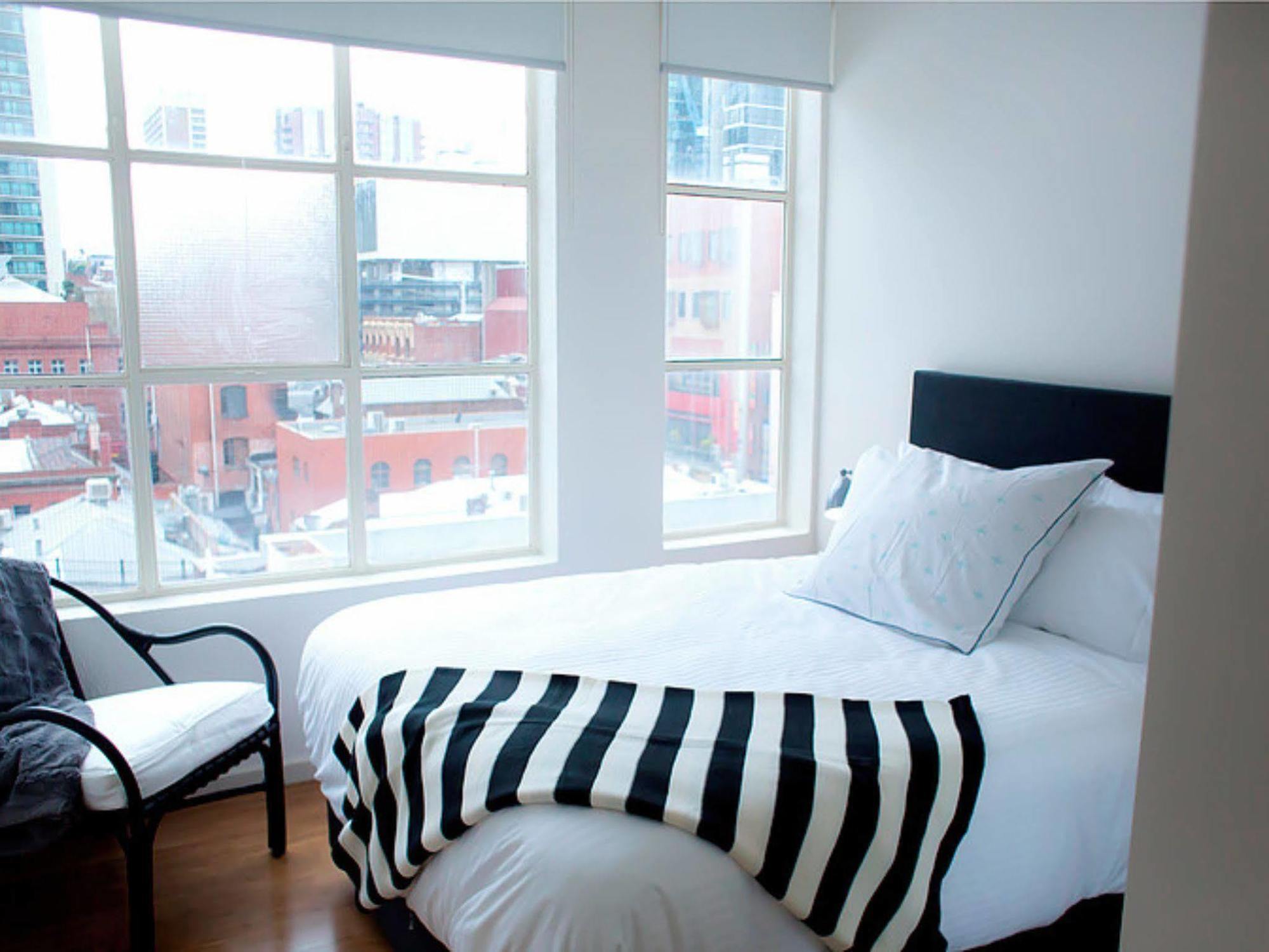 The Town Apartments Melbourne Bagian luar foto
